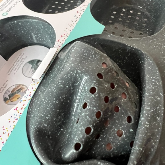 NEW Celebrate It Metal Reinforced Silicone‎ Mini Bread Pan - Picture 10 of 10